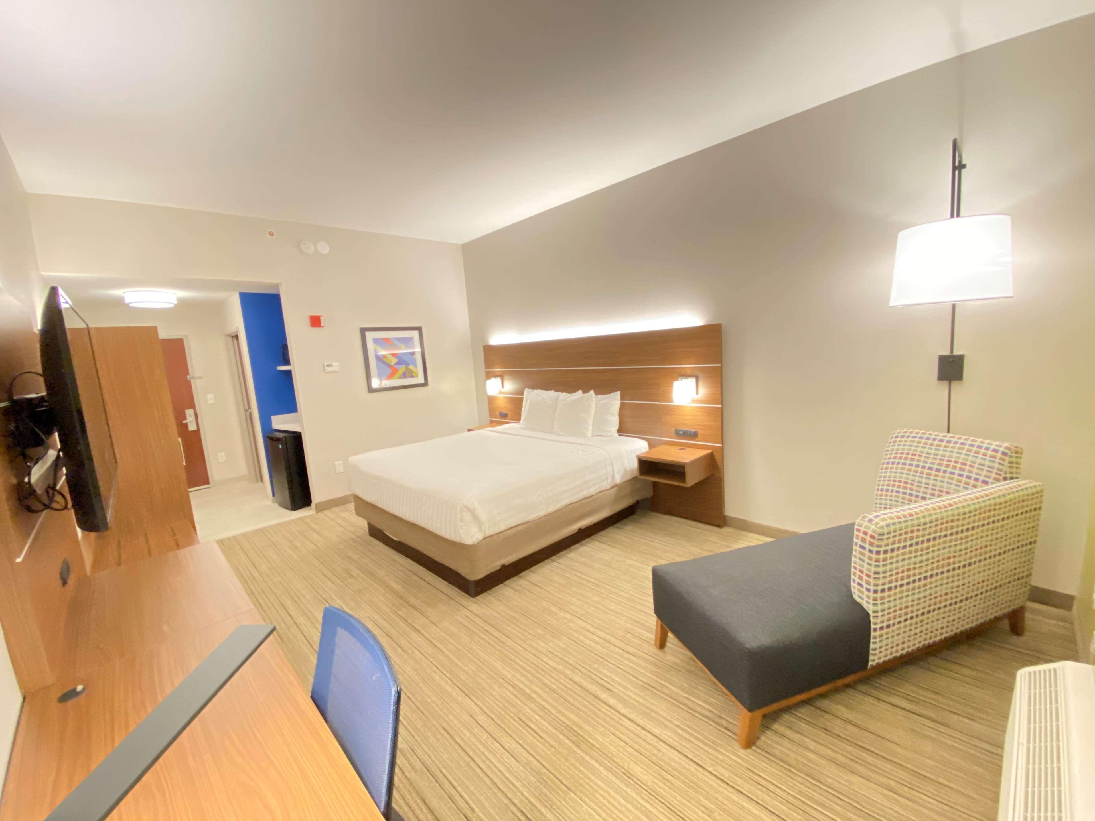 Holiday Inn Express & Suites - Williamstown - Glassboro By Ihg Exterior foto